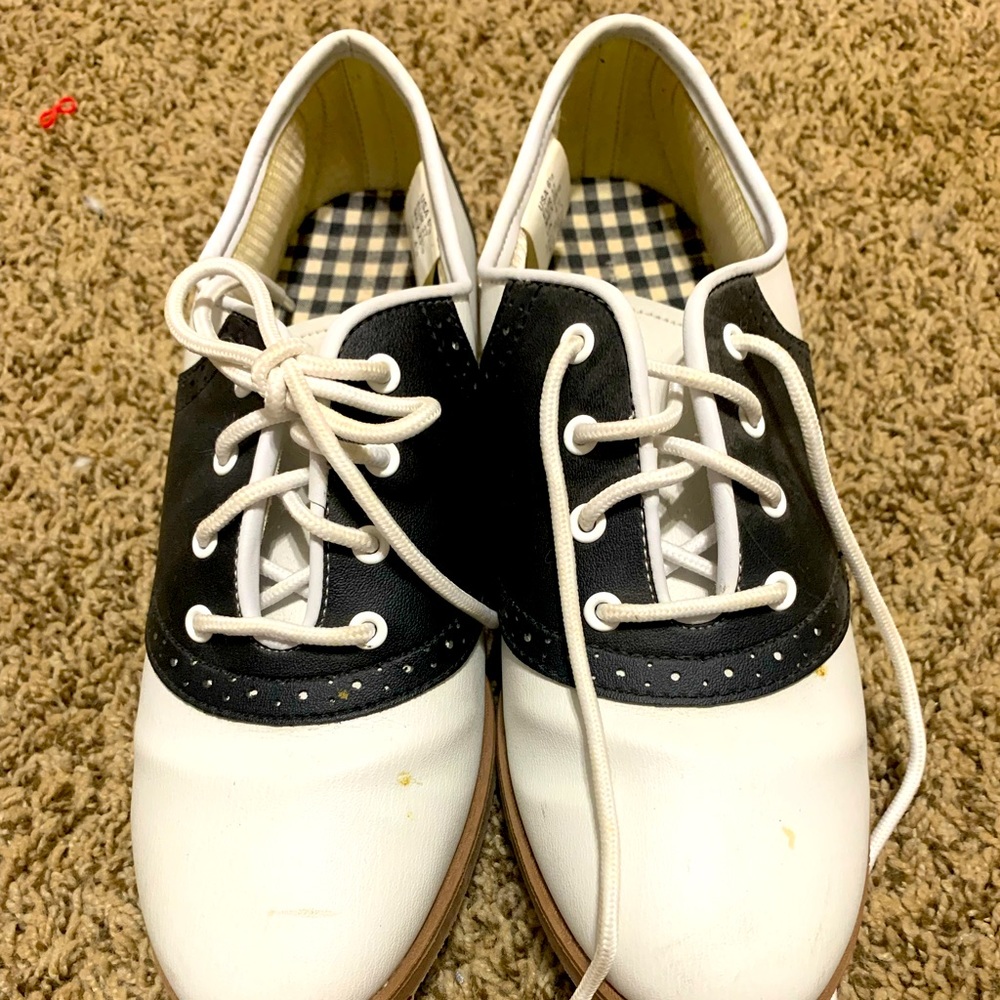 Prediction(Payless )name brand NAVY saddle oxfords size 6.5